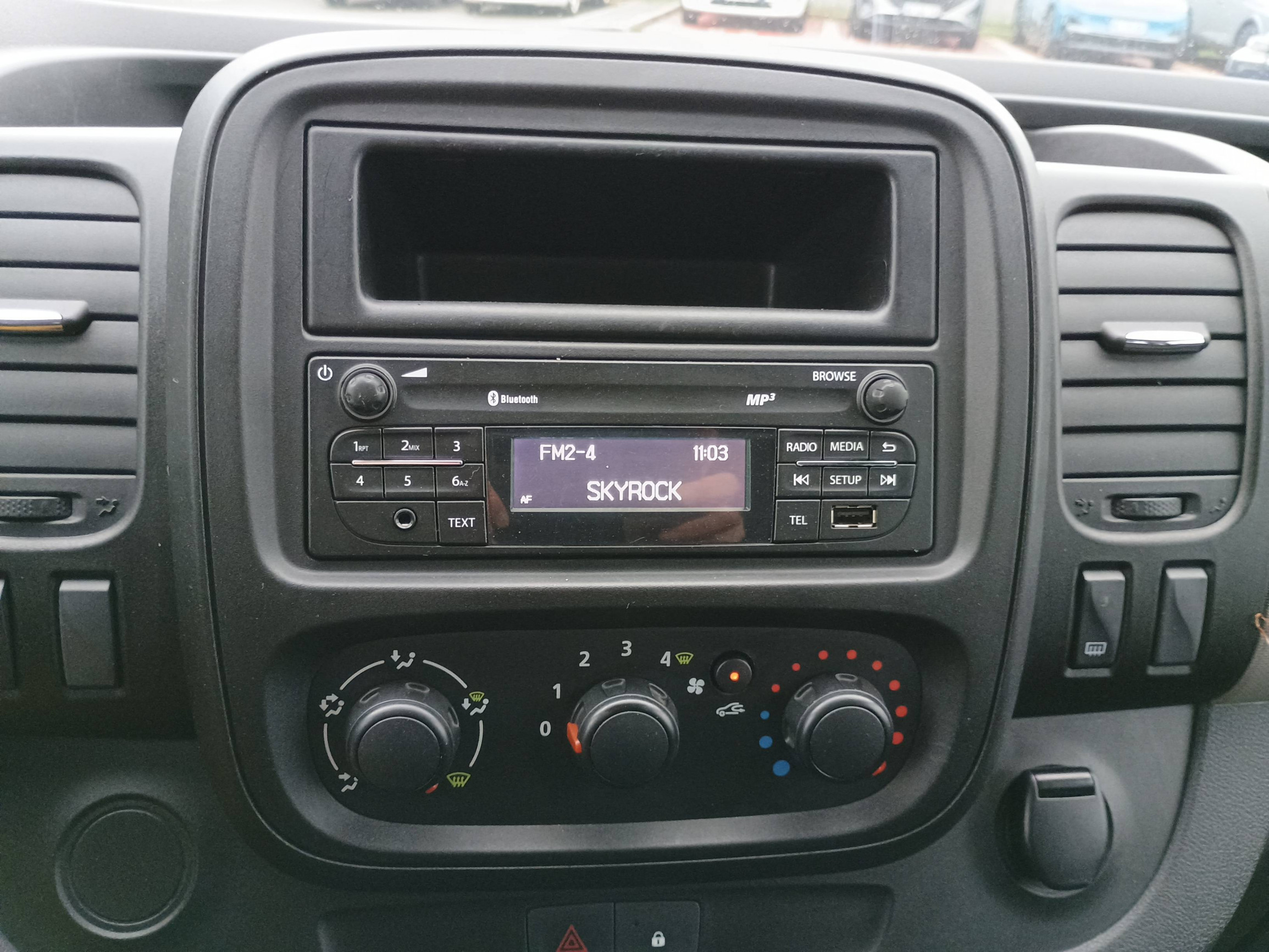 Vente en ligne Renault Trafic Cabine Approfondie TRAFIC CA L2H1 1200 KG DCI 120 E6 au prix de 17 990 €