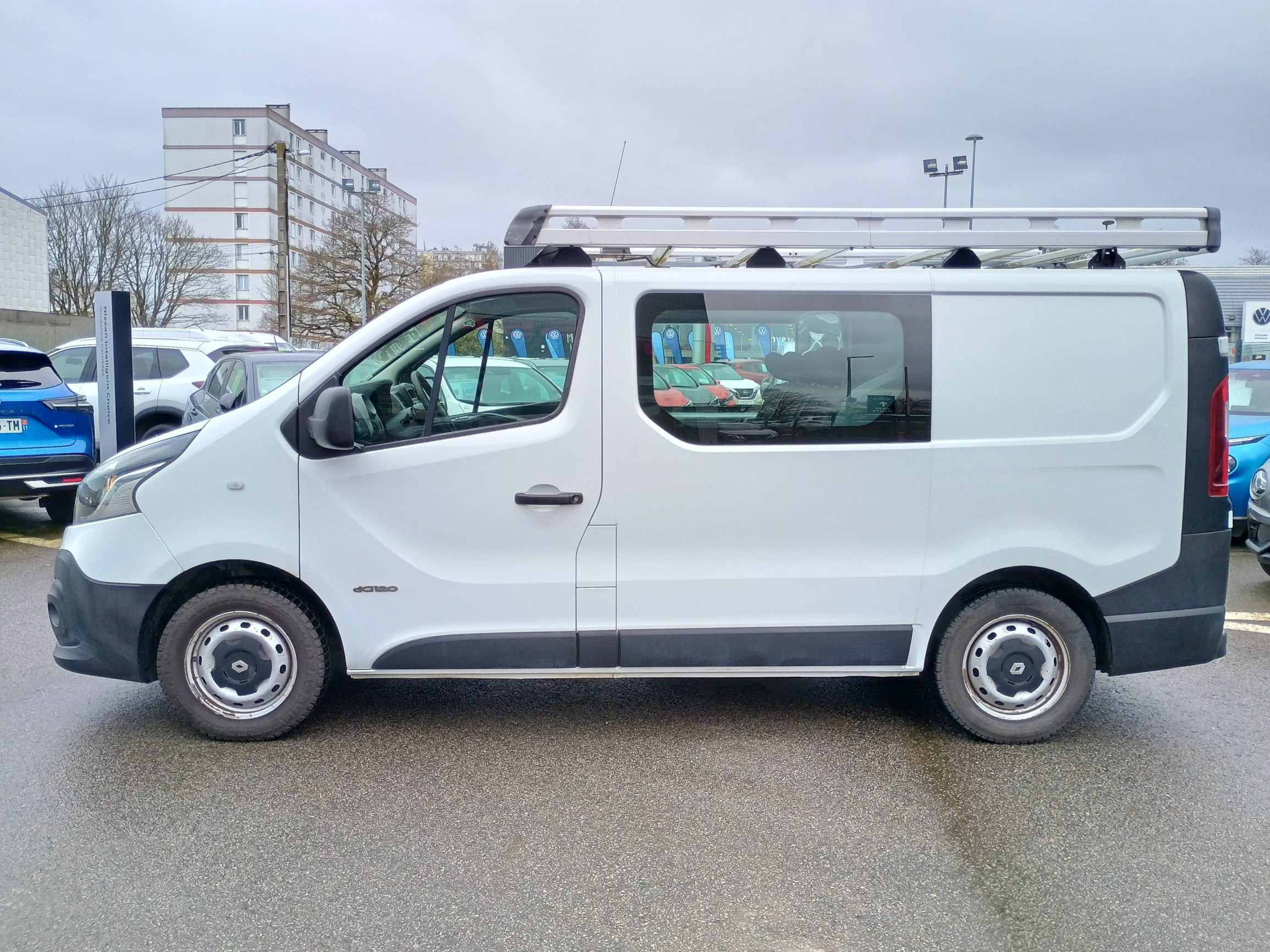 Vente en ligne Renault Trafic Cabine Approfondie TRAFIC CA L2H1 1200 KG DCI 120 E6 au prix de 17 990 €