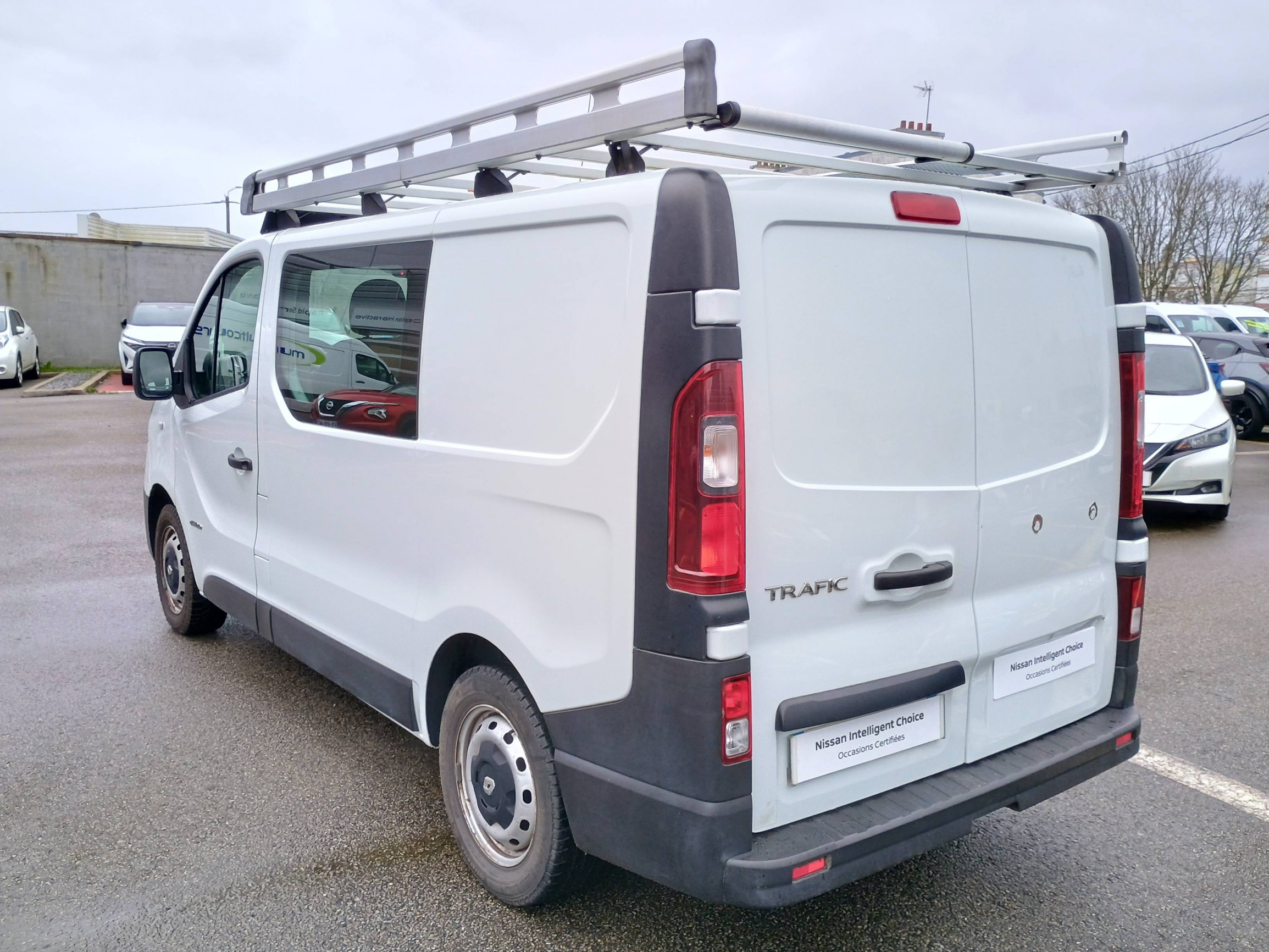 Vente en ligne Renault Trafic Cabine Approfondie TRAFIC CA L2H1 1200 KG DCI 120 E6 au prix de 17 990 €