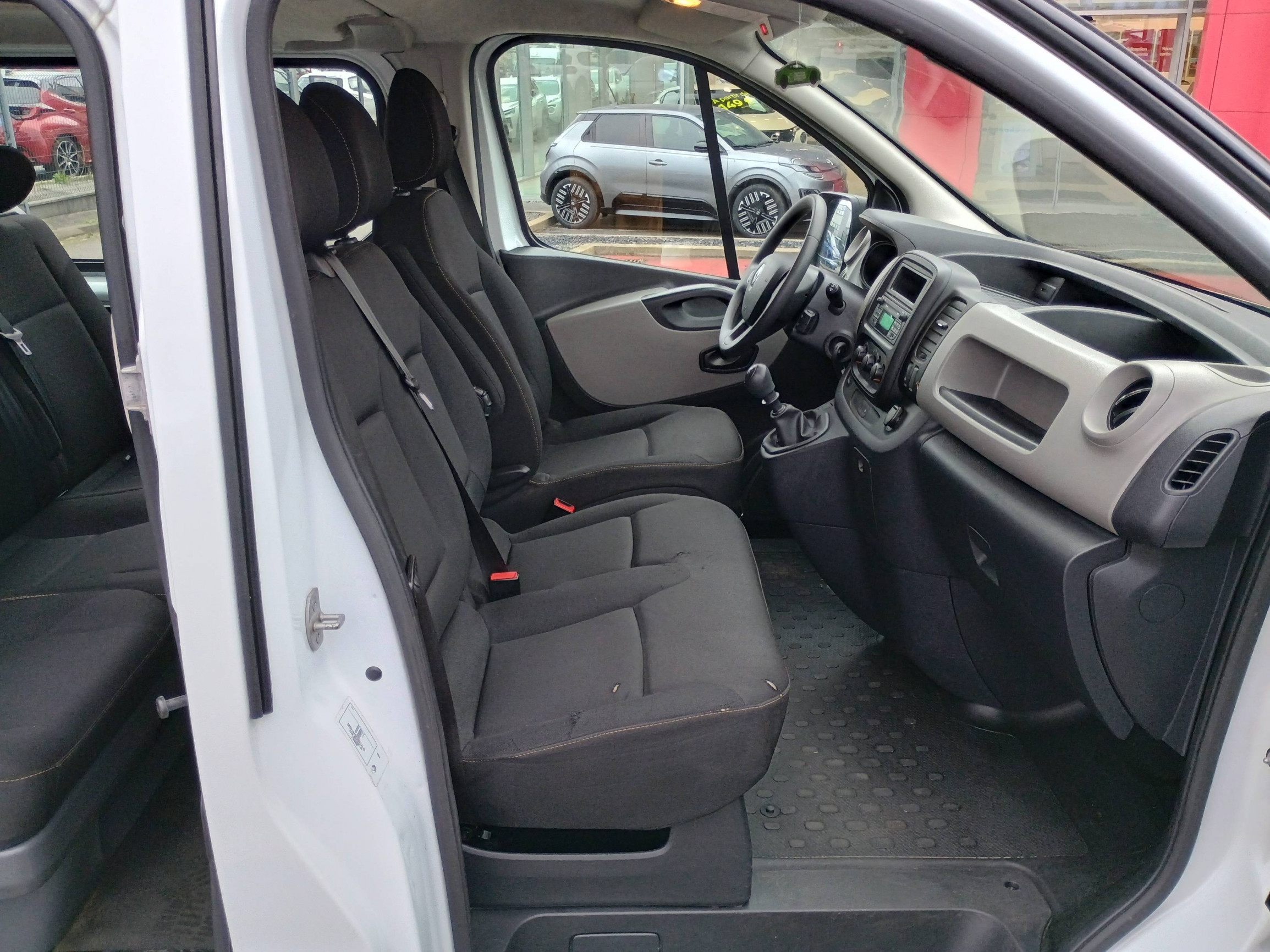 Vente en ligne Renault Trafic Cabine Approfondie TRAFIC CA L2H1 1200 KG DCI 120 E6 au prix de 17 990 €