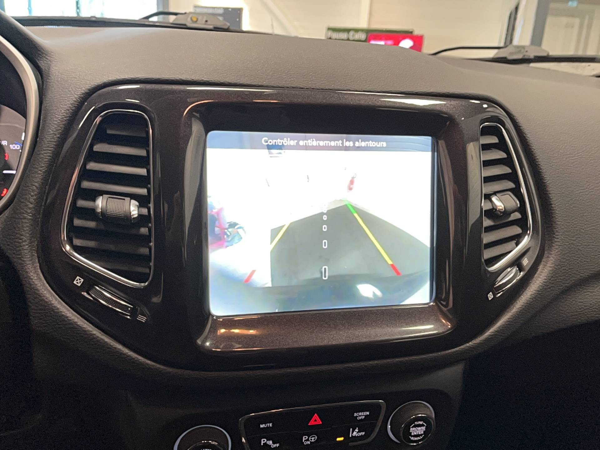 Vente en ligne Jeep Compass Compass 1.3 GSE T4 190 ch PHEV AT6 4xe eAWD au prix de 17 990 €