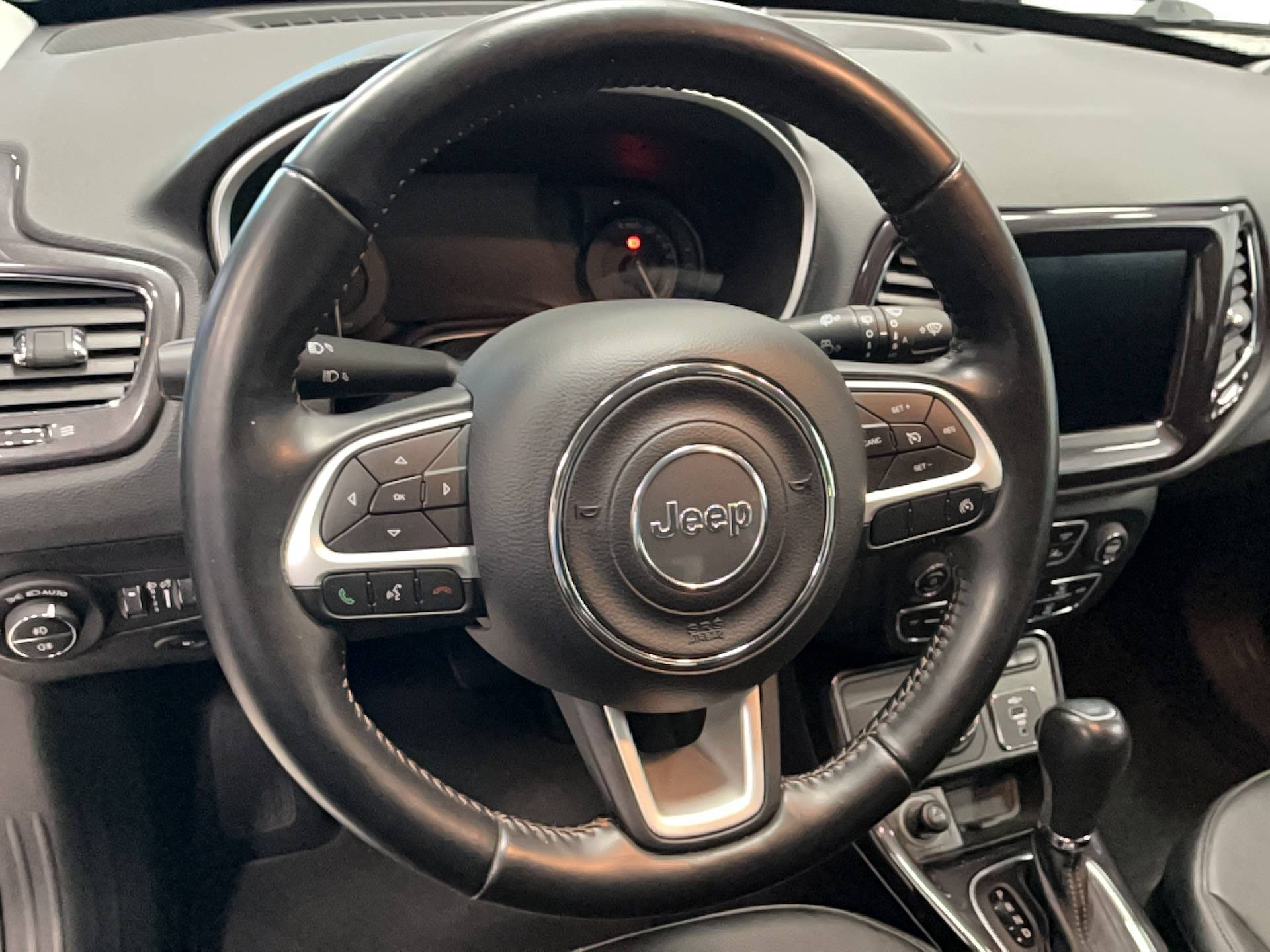 Vente en ligne Jeep Compass Compass 1.3 GSE T4 190 ch PHEV AT6 4xe eAWD au prix de 17 990 €