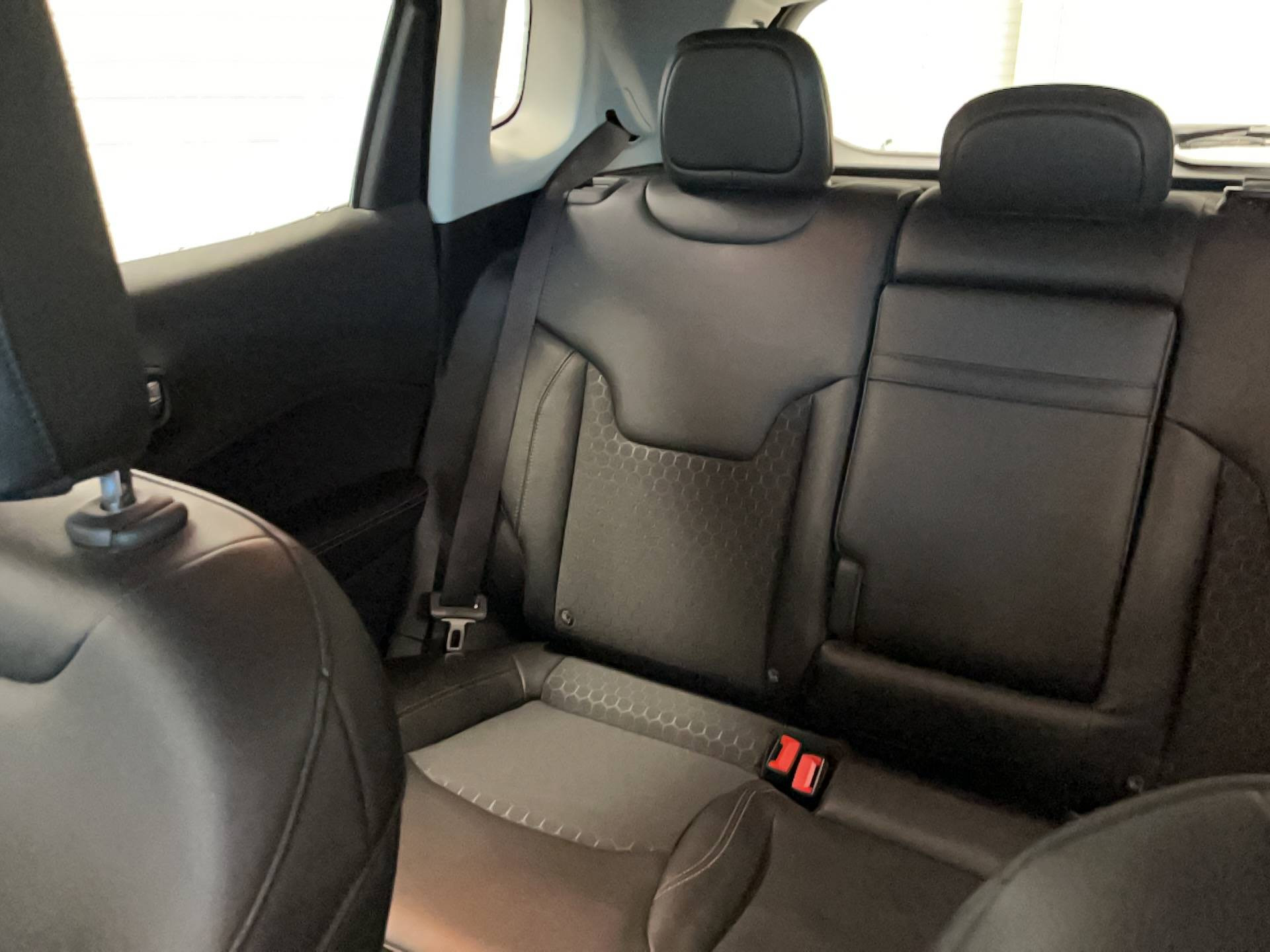 Vente en ligne Jeep Compass Compass 1.3 GSE T4 190 ch PHEV AT6 4xe eAWD au prix de 17 990 €