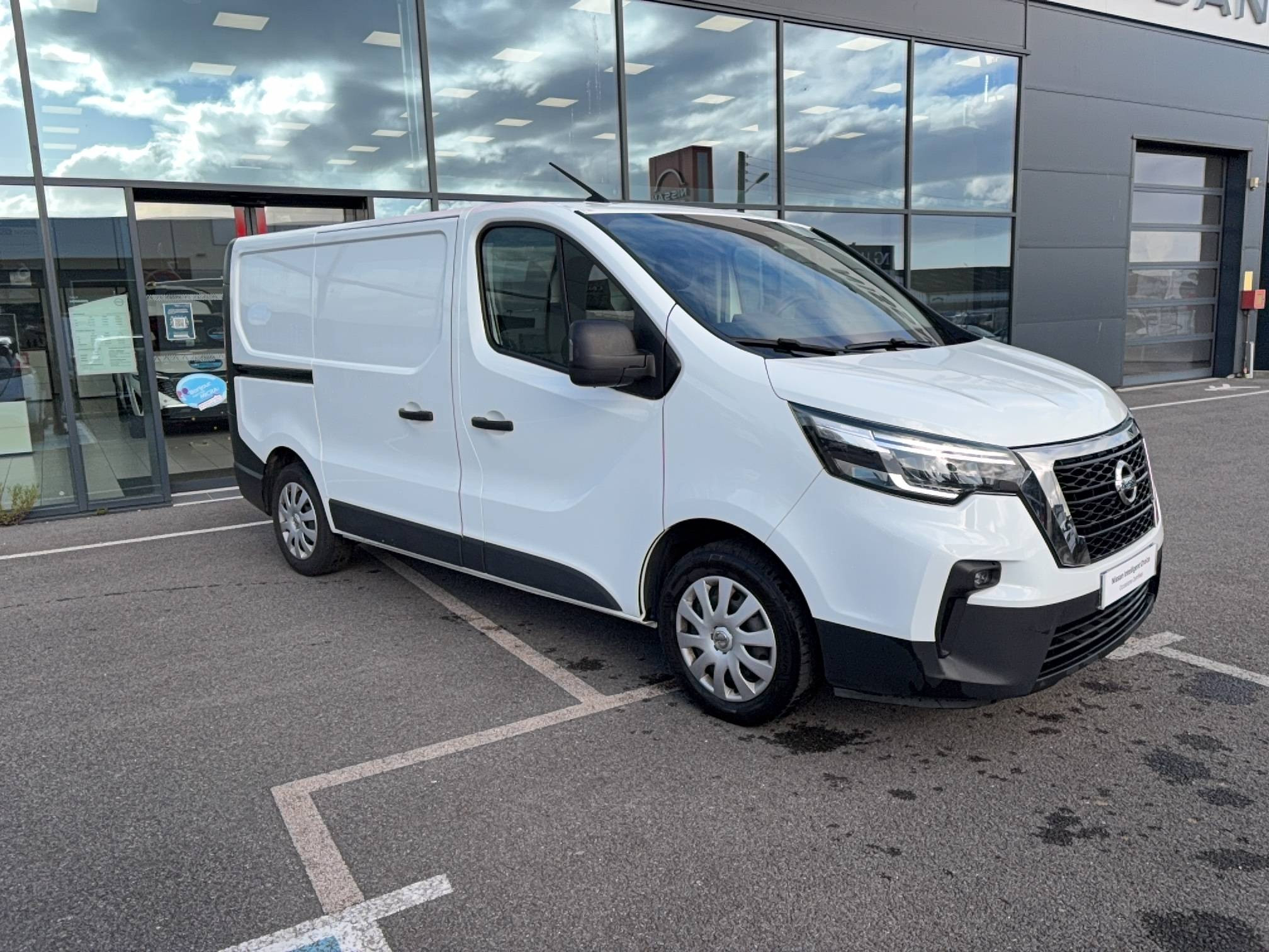 Vente en ligne Nissan Primastar Fourgon  L1H1 2T8 2.0 DCI 130 S/S BVM au prix de 19 990 €