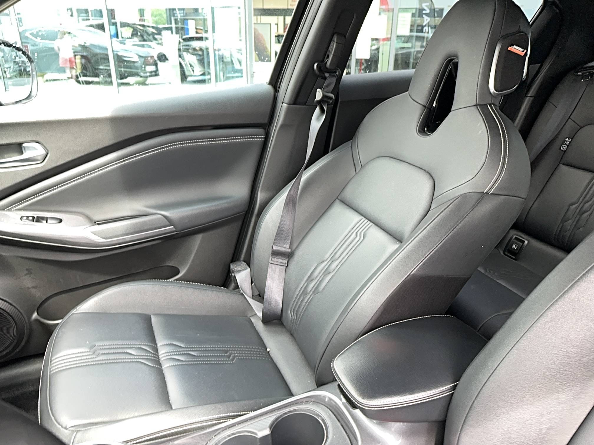 Vente en ligne Nissan Juke Juke HYBRID 143 au prix de 23 490 €