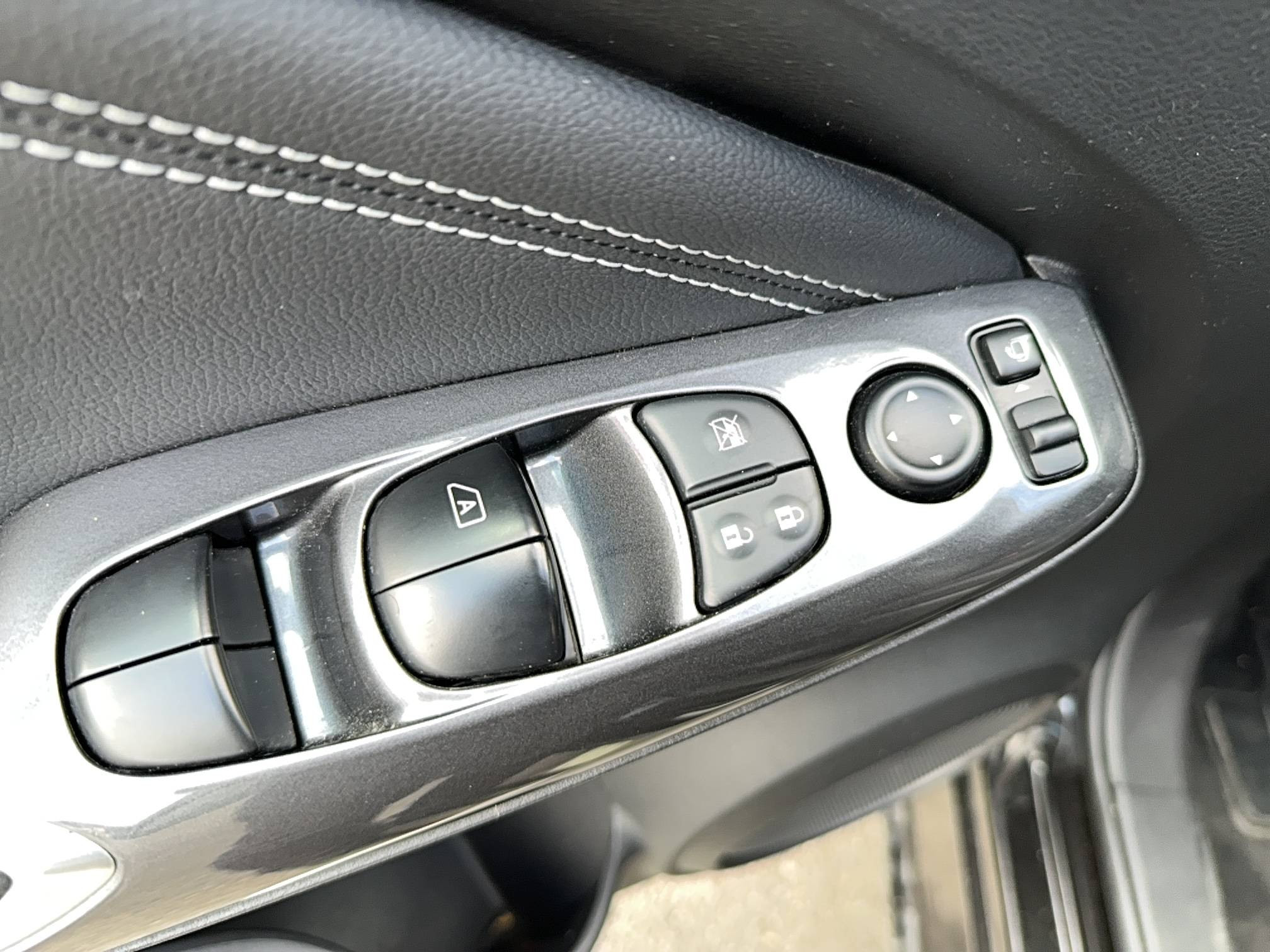 Vente en ligne Nissan Juke Juke HYBRID 143 au prix de 23 490 €