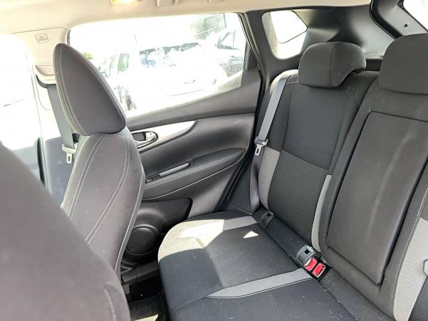 Vente en ligne Nissan Qashqai  1.7 dCi 150 au prix de 17 990 €
