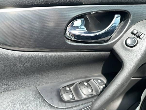 Vente en ligne Nissan Qashqai  1.7 dCi 150 au prix de 17 990 €