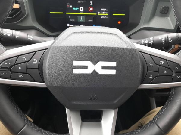 Vente en ligne Dacia Duster  Hybrid 140 au prix de 28 490 €