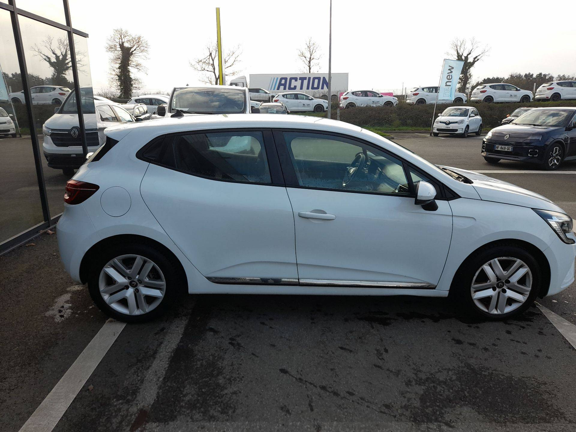 Vente en ligne Renault Clio 5 Clio Blue dCi 100 - 21N au prix de 13 990 €