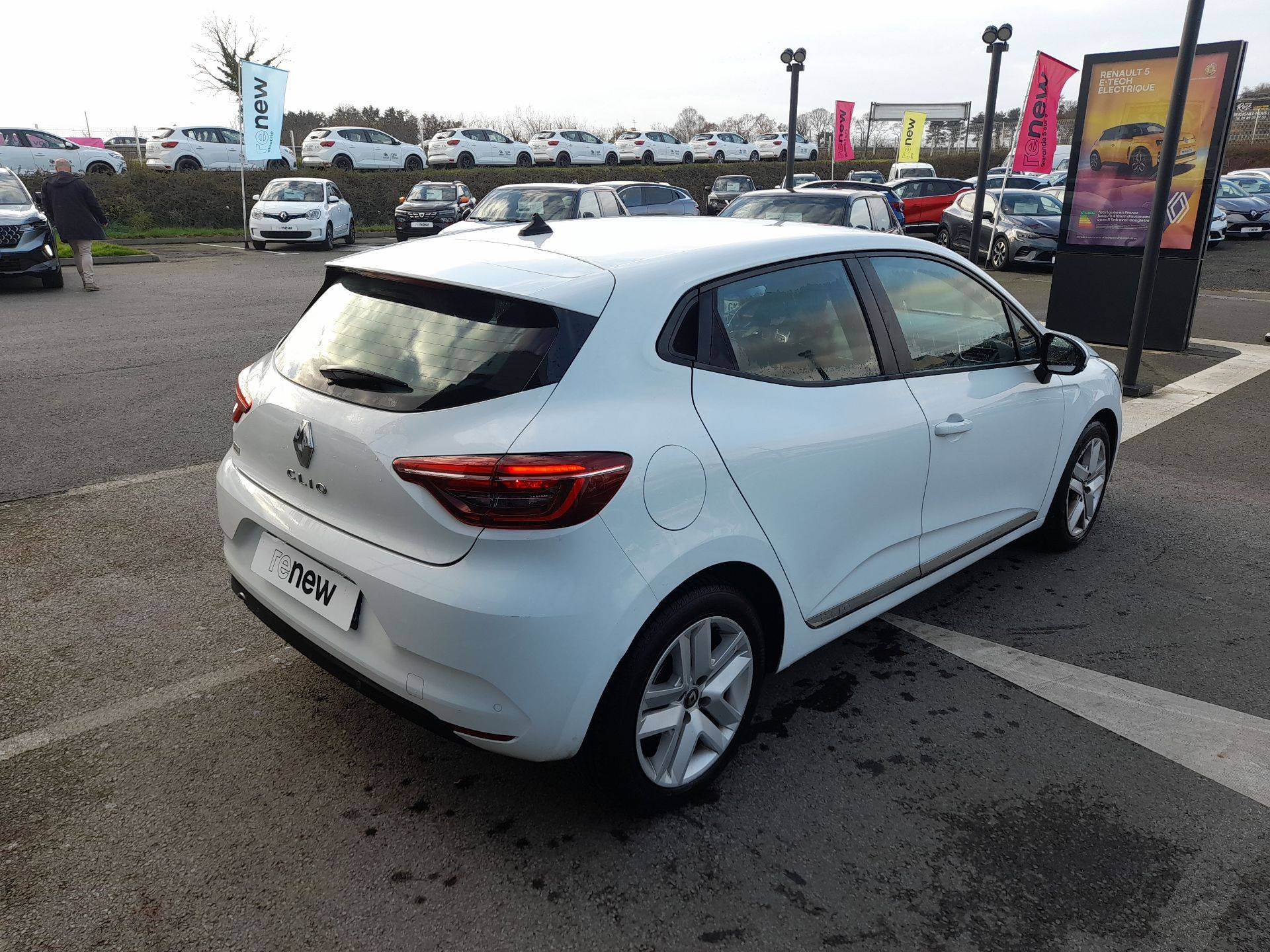 Vente en ligne Renault Clio 5 Clio Blue dCi 100 - 21N au prix de 13 990 €