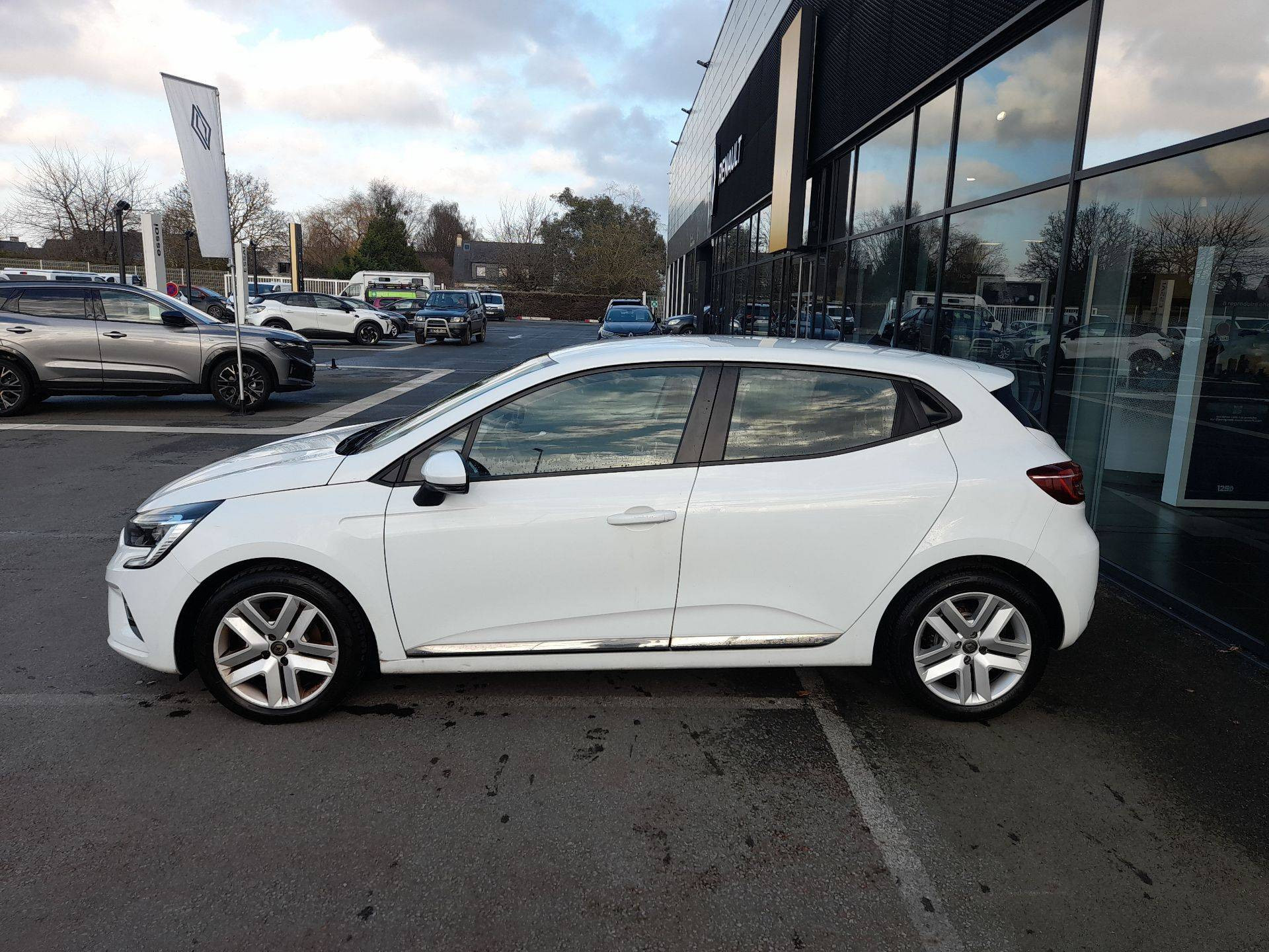 Vente en ligne Renault Clio 5 Clio Blue dCi 100 - 21N au prix de 13 990 €