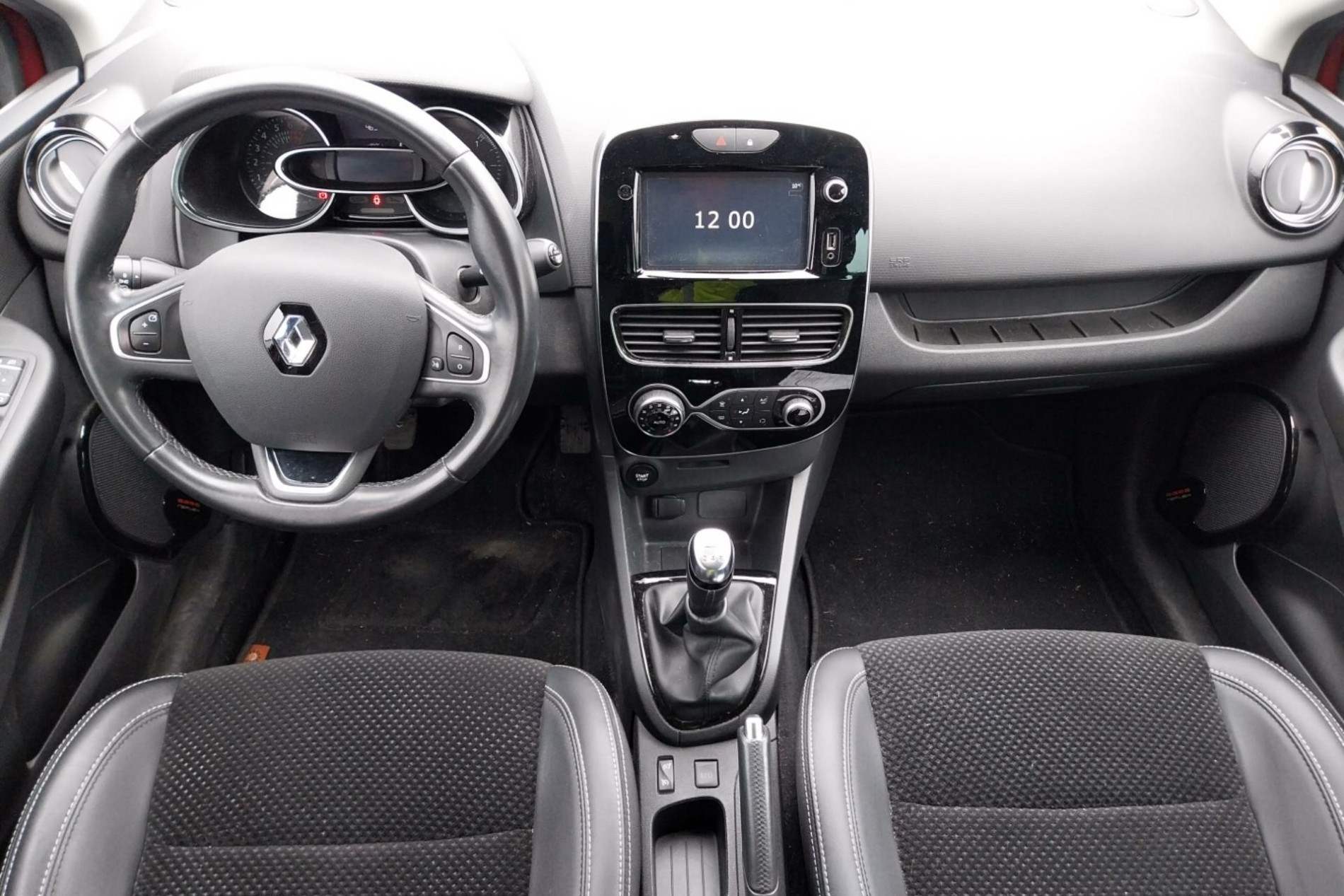 Vente en ligne Renault Clio 4 Clio TCe 90 au prix de 11 990 €