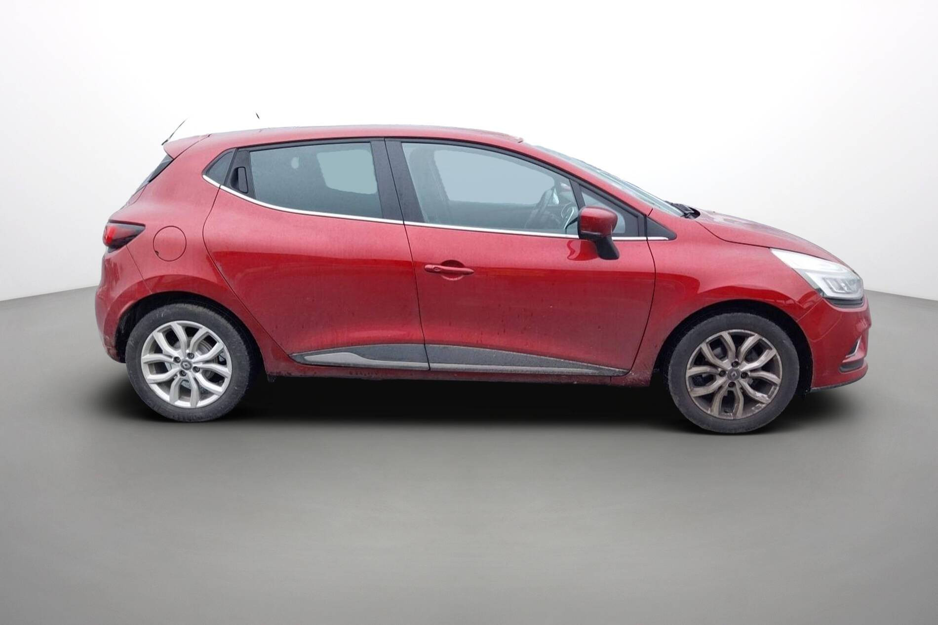 Vente en ligne Renault Clio 4 Clio TCe 90 au prix de 11 990 €