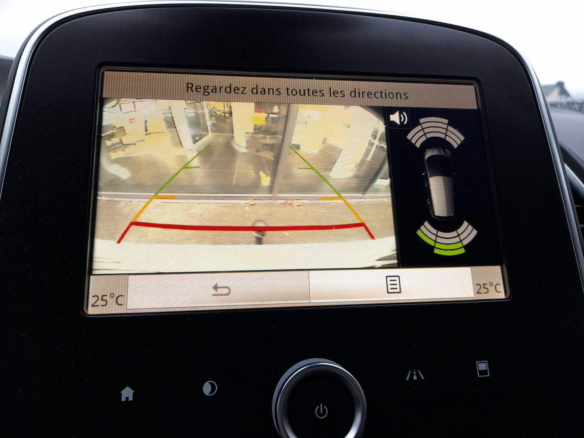 Vente en ligne Renault Scenic 4 Scenic TCe 140 Energy EDC au prix de 16 490 €