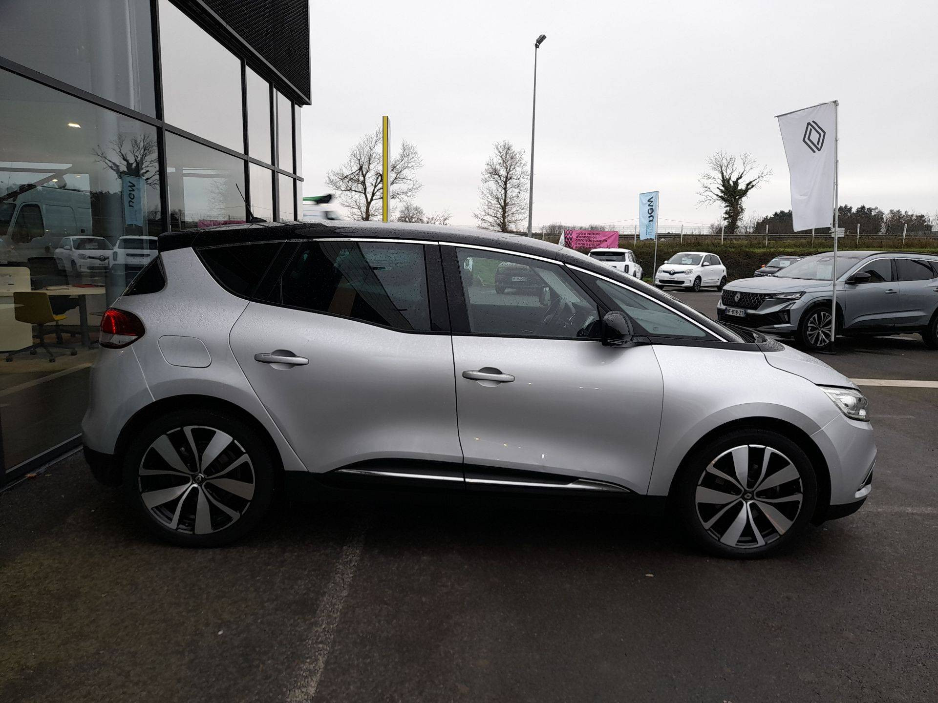 Vente en ligne Renault Scenic 4 Scenic TCe 140 Energy EDC au prix de 16 490 €