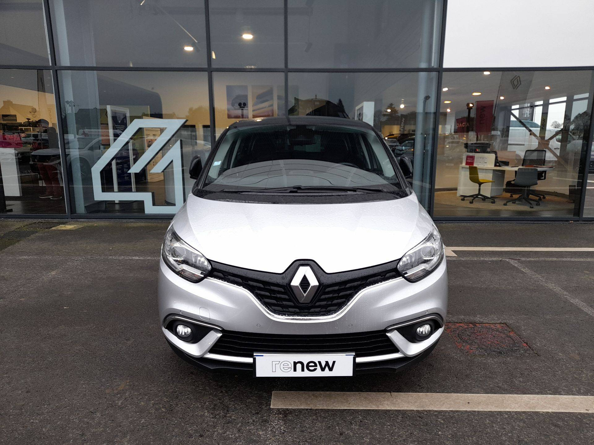 Vente en ligne Renault Scenic 4 Scenic TCe 140 Energy EDC au prix de 16 490 €