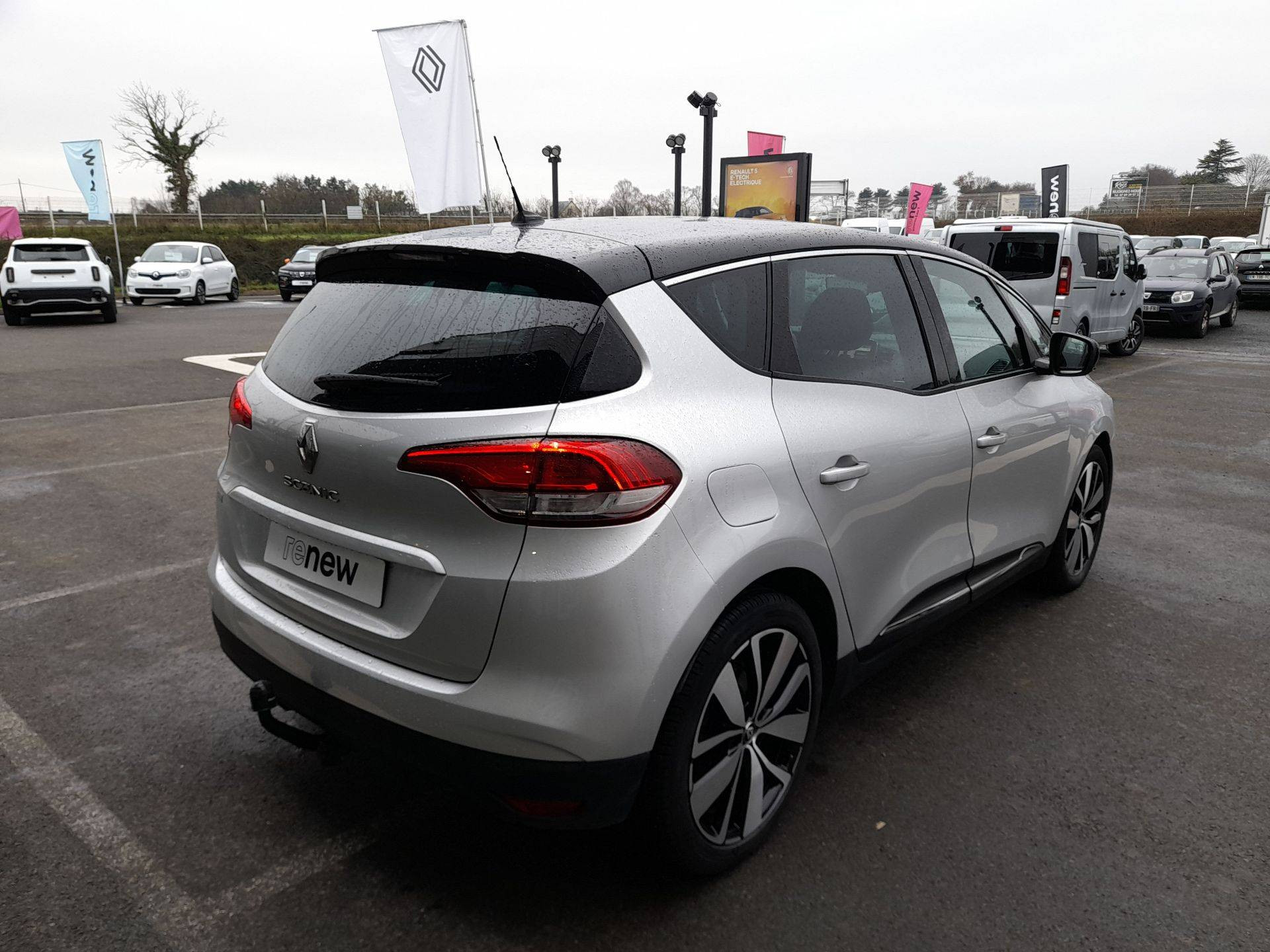 Vente en ligne Renault Scenic 4 Scenic TCe 140 Energy EDC au prix de 16 490 €
