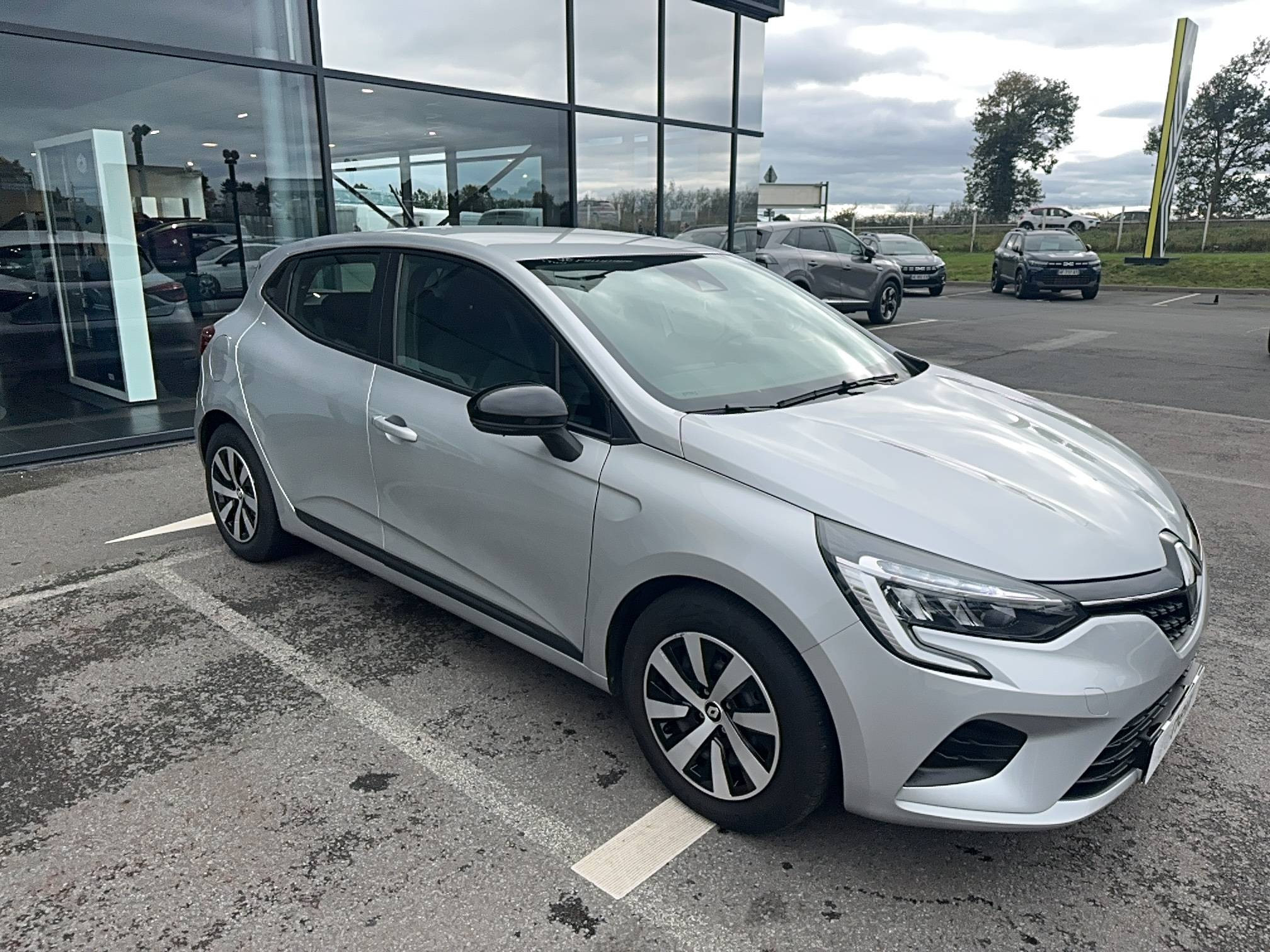 Vente en ligne Renault Clio 5 Clio TCe 90 au prix de 14 990 €