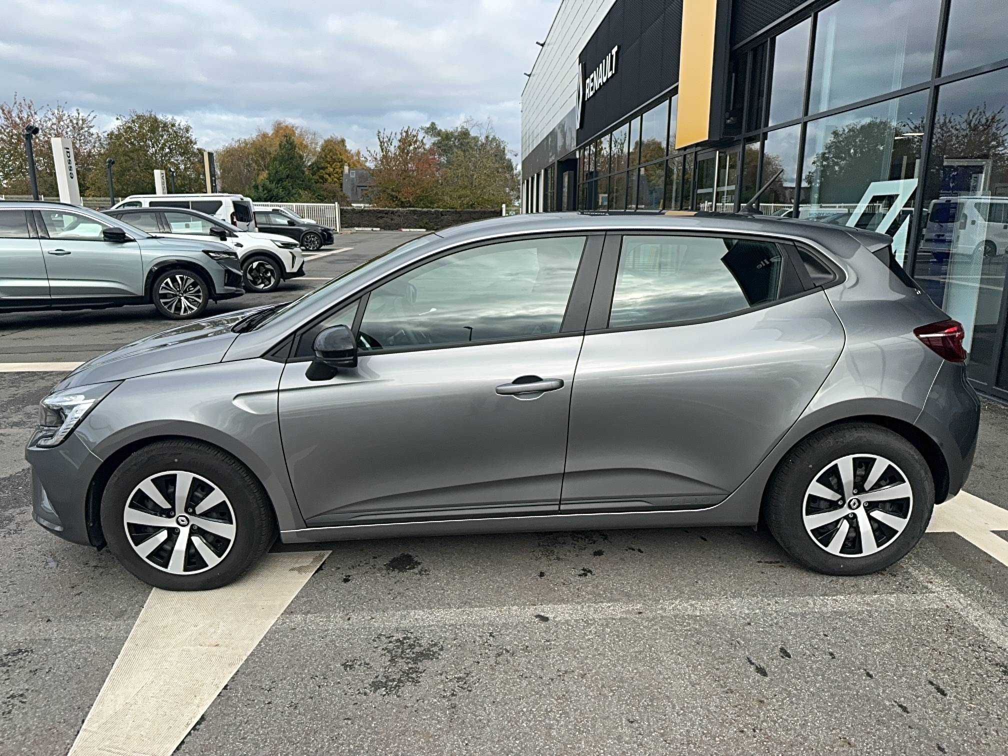 Vente en ligne Renault Clio 5 Clio TCe 90 au prix de 14 490 €