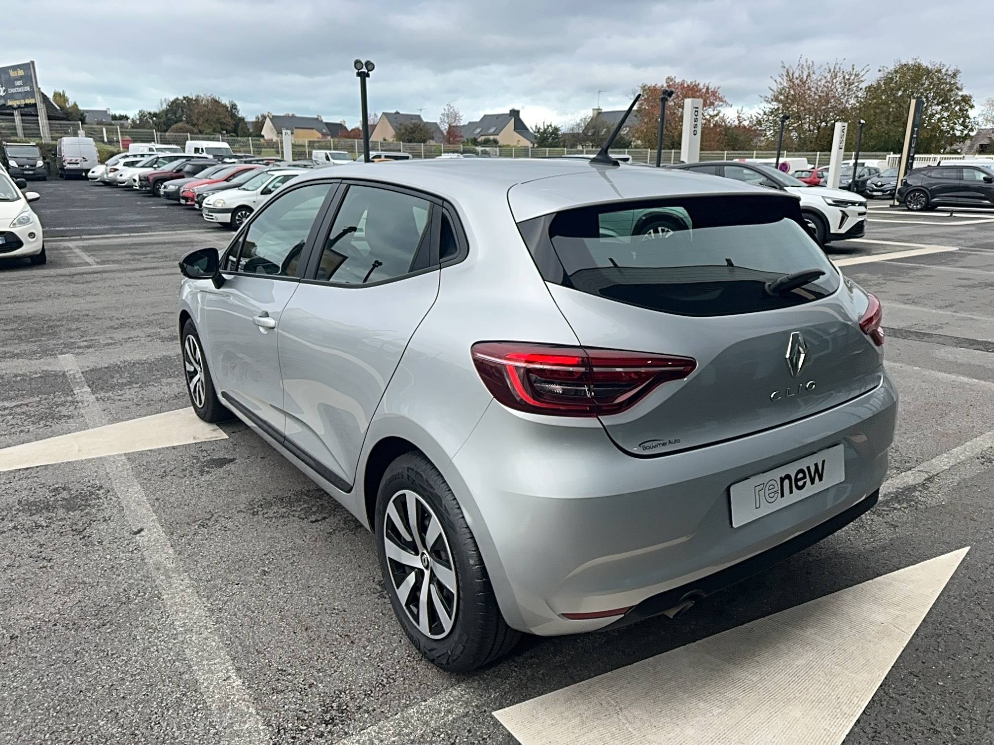 Vente en ligne Renault Clio 5 Clio TCe 90 au prix de 14 990 €