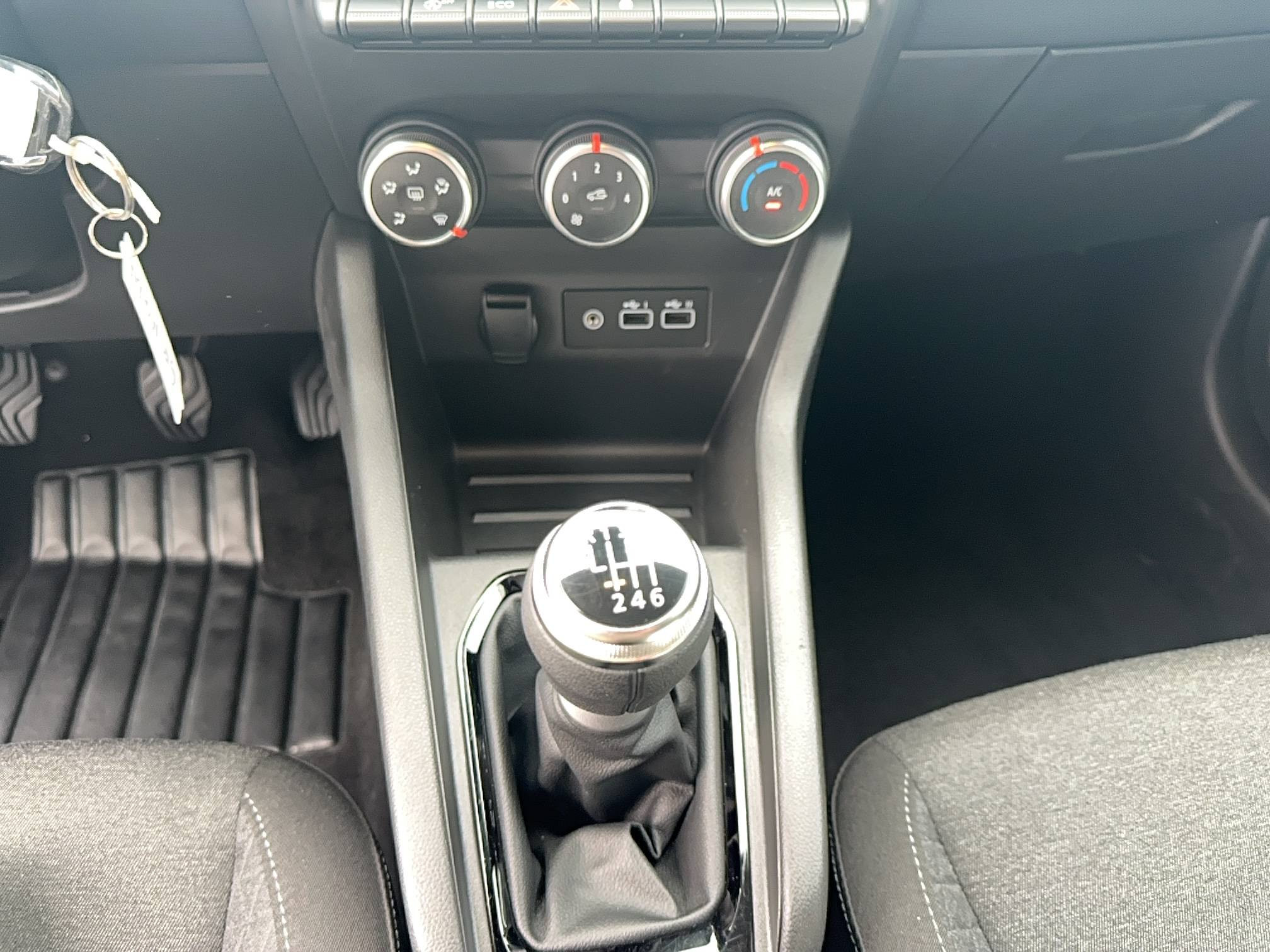 Vente en ligne Renault Clio 5 Clio TCe 90 au prix de 14 490 €