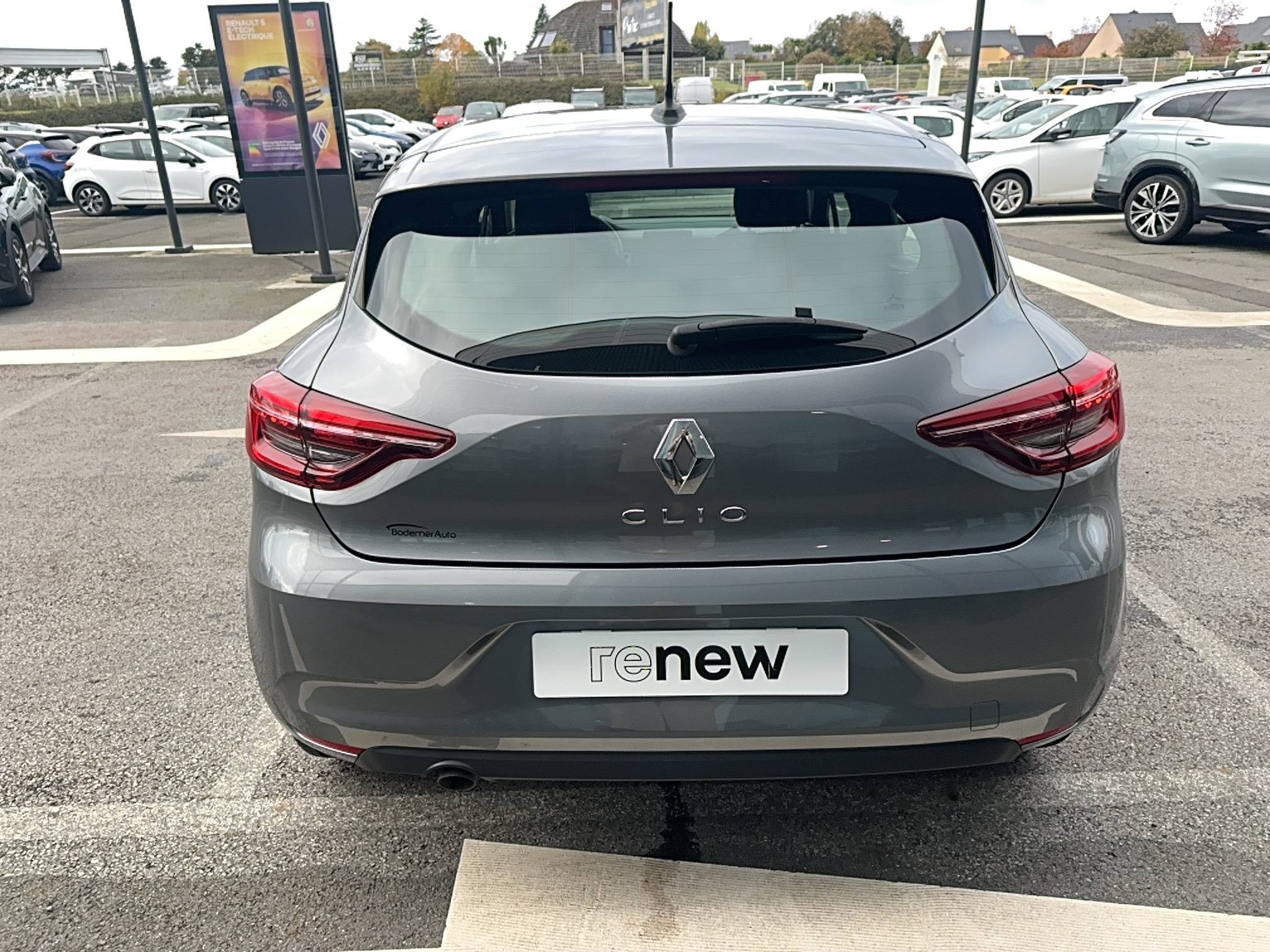 Vente en ligne Renault Clio 5 Clio TCe 90 au prix de 14 490 €