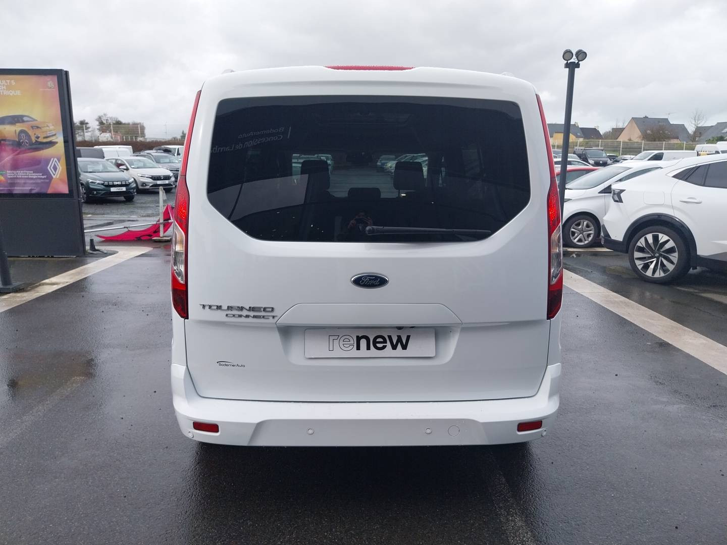 Vente en ligne Ford Grand Tourneo Connect  1.5 L EcoBlue 120 S&S au prix de 20 490 €