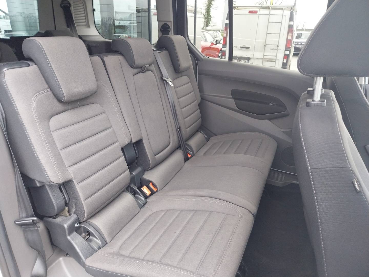 Vente en ligne Ford Grand Tourneo Connect  1.5 L EcoBlue 120 S&S au prix de 20 490 €