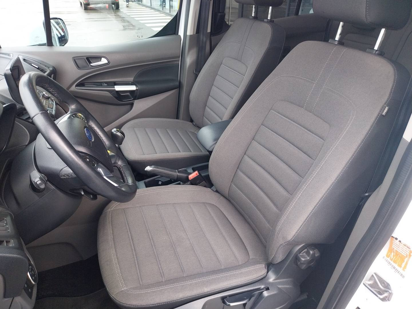 Vente en ligne Ford Grand Tourneo Connect  1.5 L EcoBlue 120 S&S au prix de 20 490 €