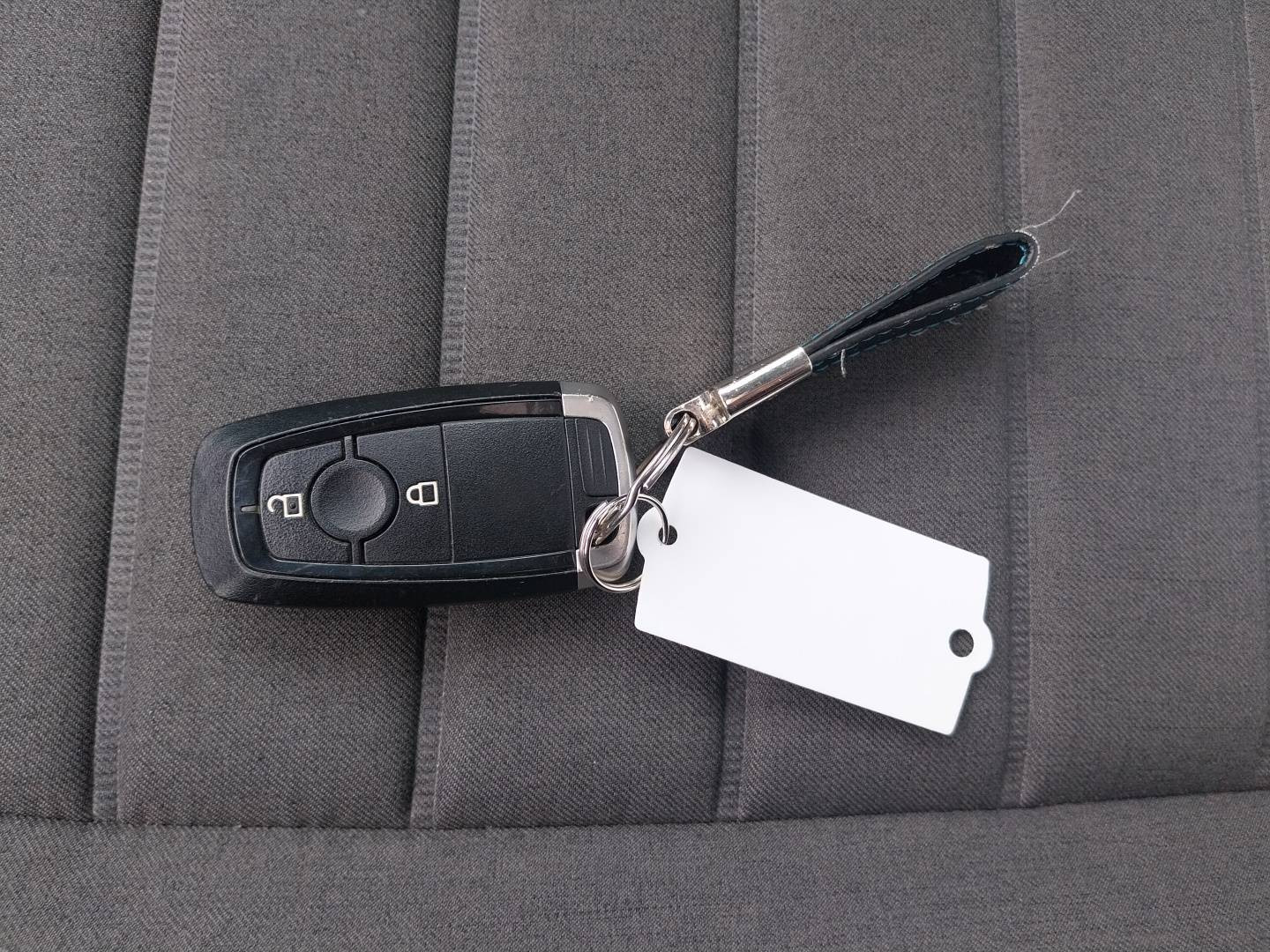 Vente en ligne Ford Grand Tourneo Connect  1.5 L EcoBlue 120 S&S au prix de 20 490 €