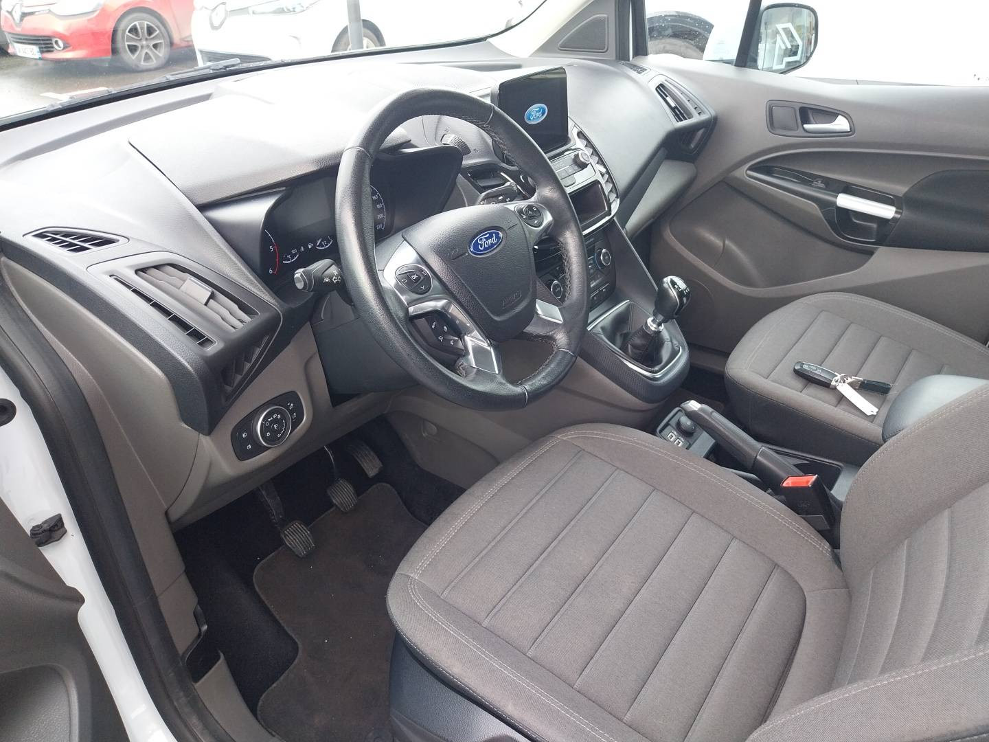 Vente en ligne Ford Grand Tourneo Connect  1.5 L EcoBlue 120 S&S au prix de 20 490 €