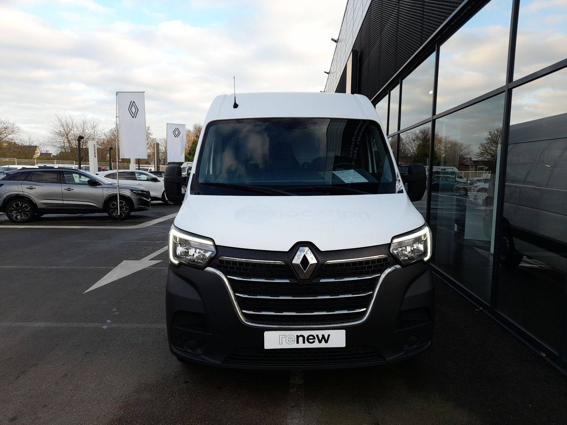 Vente en ligne Renault Master Fourgon MASTER FGN TRAC F3500 L2H2 DCI 135 au prix de 19 500 €