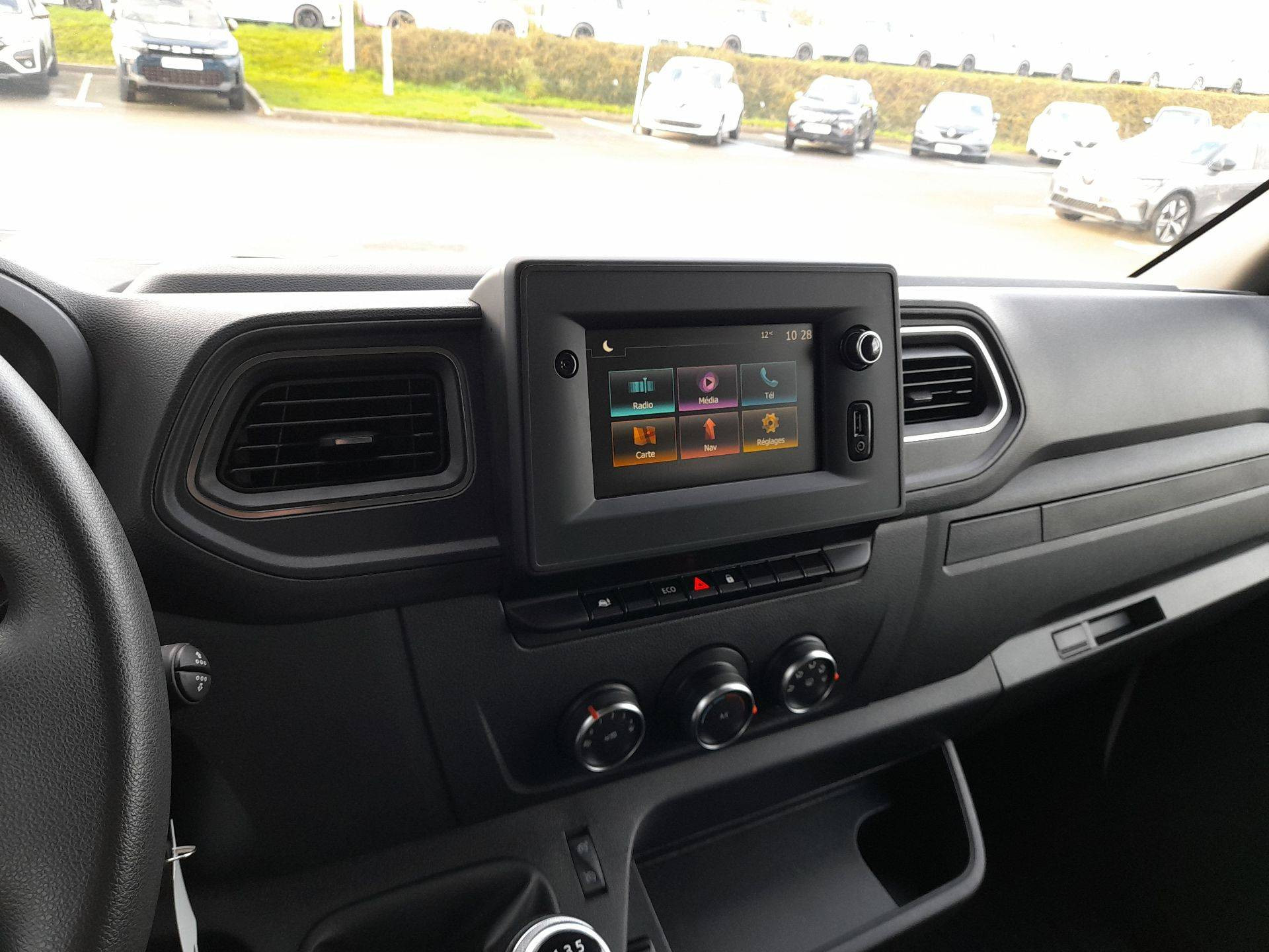 Vente en ligne Renault Master Fourgon MASTER FGN TRAC F3500 L2H2 DCI 135 au prix de 19 500 €