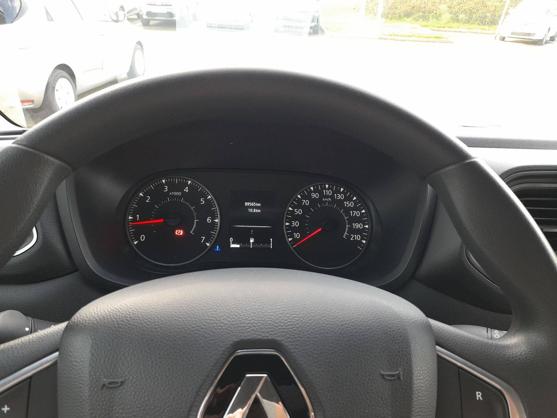 Vente en ligne Renault Master Fourgon MASTER FGN TRAC F3500 L2H2 DCI 135 au prix de 19 500 €