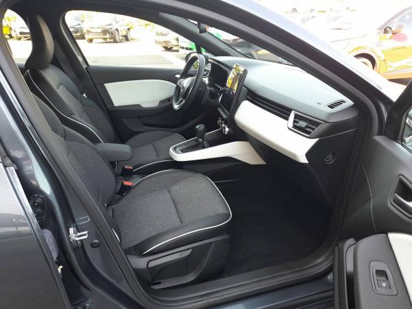 Vente en ligne Renault Clio 5 Clio E-Tech 140 - 21N au prix de 17 990 €