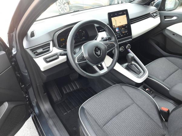 Vente en ligne Renault Clio 5 Clio E-Tech 140 - 21N au prix de 17 990 €