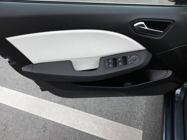 Vente en ligne Renault Clio 5 Clio E-Tech 140 - 21N au prix de 17 990 €