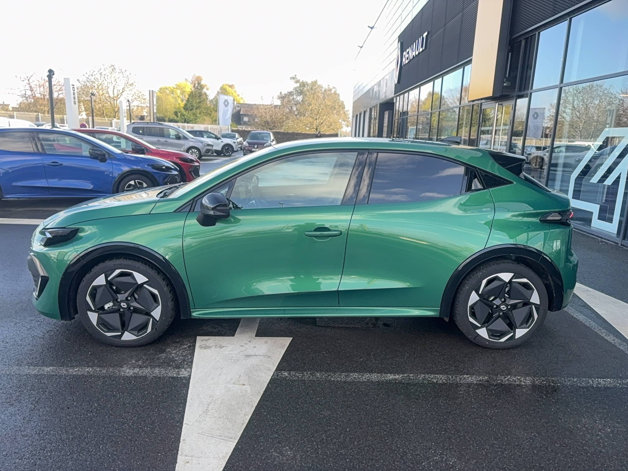 Vente en ligne Renault Clio 6 Clio E-Tech full hybrid 160 ch au prix de 25 990 €