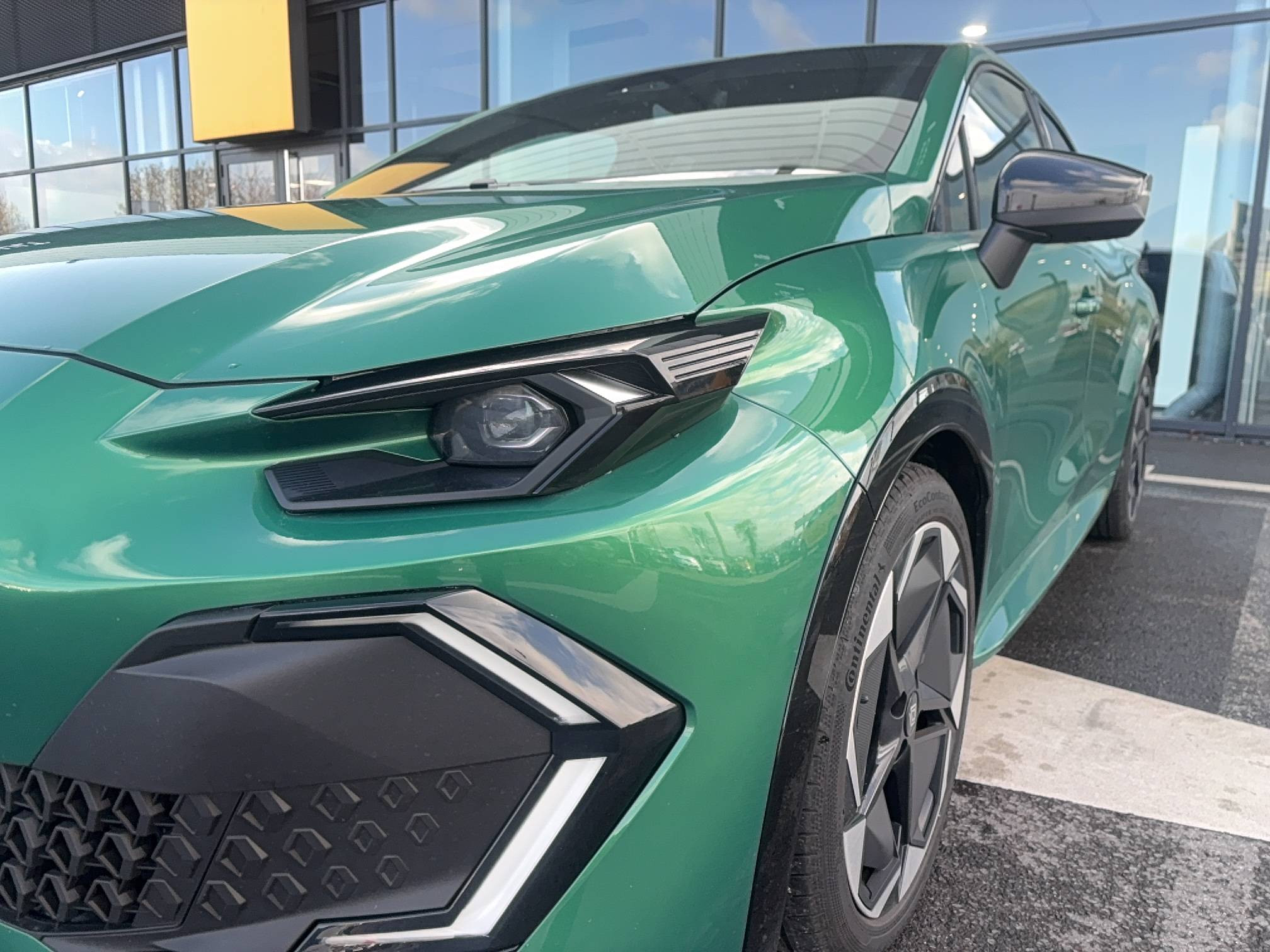 Vente en ligne Renault Clio 6 Clio E-Tech full hybrid 160 ch au prix de 25 990 €