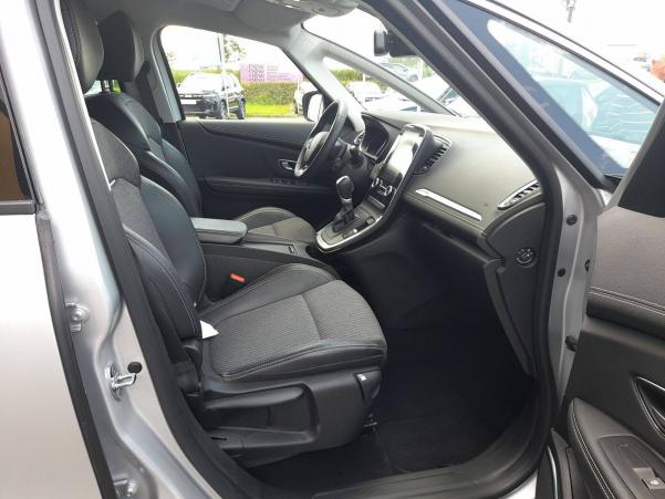 Vente en ligne Renault Scenic 4 Scenic TCe 140 EDC au prix de 23 490 €