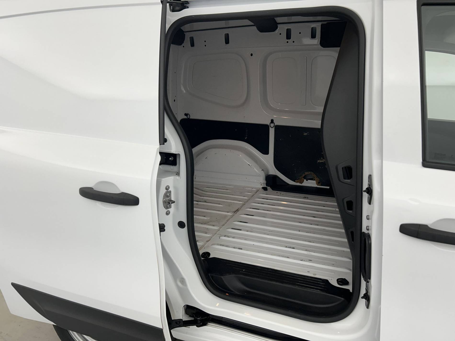 Vente en ligne Renault Kangoo Van  BLUE DCI 75 au prix de 13 990 €