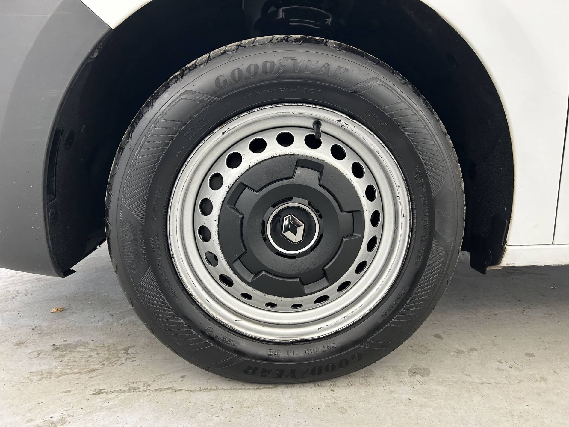 Vente en ligne Renault Kangoo Van  BLUE DCI 75 au prix de 13 990 €