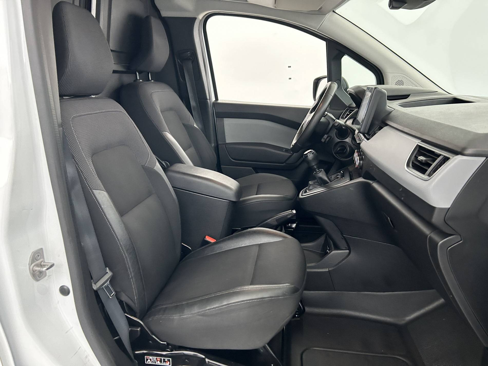 Vente en ligne Renault Kangoo Van  BLUE DCI 75 au prix de 13 990 €