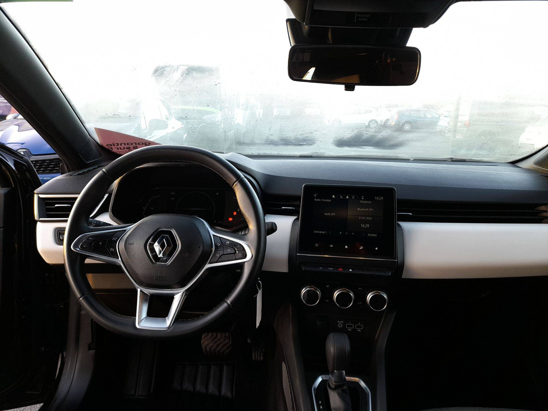 Vente en ligne Renault Clio 5 Clio E-Tech 140 - 21N au prix de 12 990 €