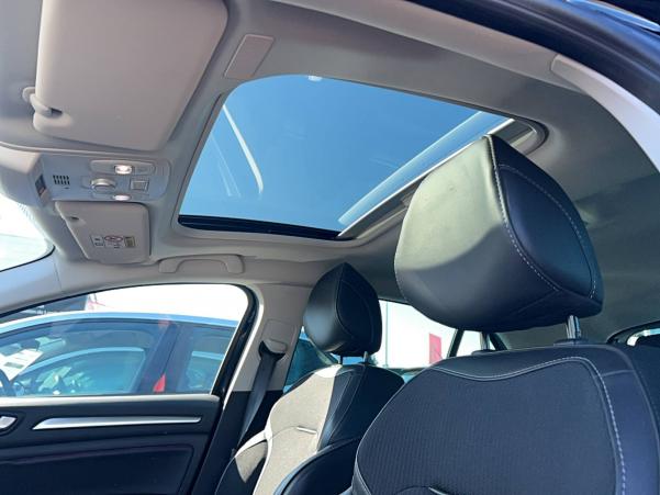 Vente en ligne Renault Megane 4  Blue dCi 115 EDC au prix de 23 490 €
