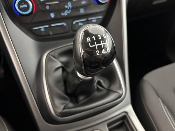 Vente en ligne Ford Kuga  1.5 TDCi 120 S&S 4x2 BVM6 au prix de 15 790 €