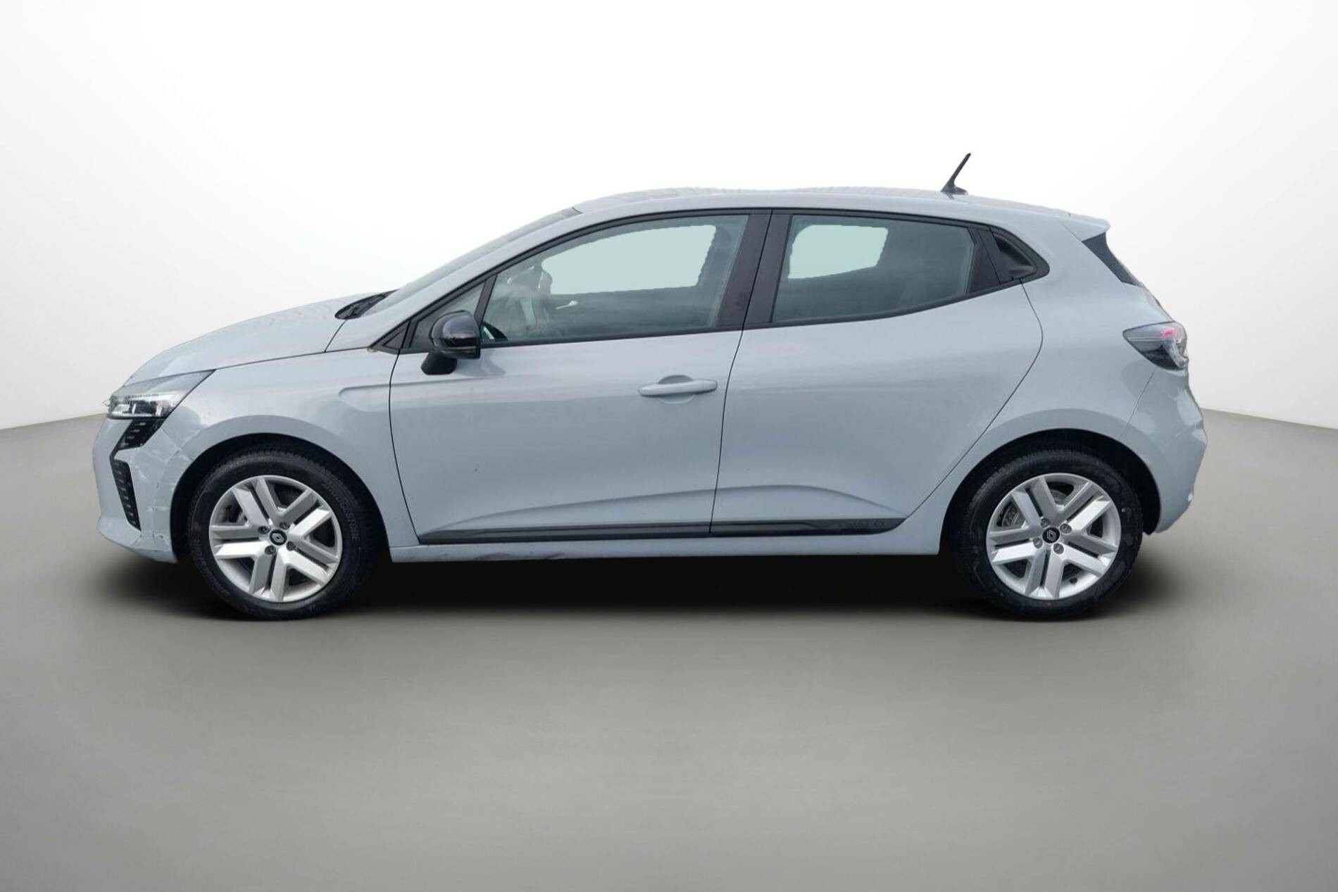 Vente en ligne Renault Clio 5 Clio Blue dCi 100 ch GSR2 au prix de 18 990 €