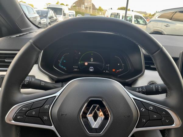 Vente en ligne Renault Clio 5 Clio E-Tech 140 au prix de 17 990 €
