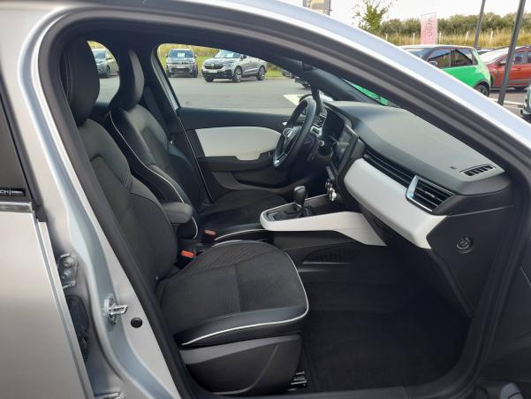 Vente en ligne Renault Clio 5 Clio E-Tech 140 au prix de 17 990 €